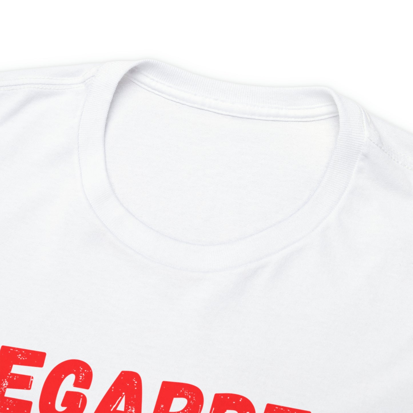 Un t-shirt qui fait sourire, un chef de chœur qui inspire : Découvrez 'Regardez-moi